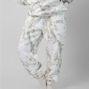 Comfrt White Oak Camo Sweatpants Joggers Medium